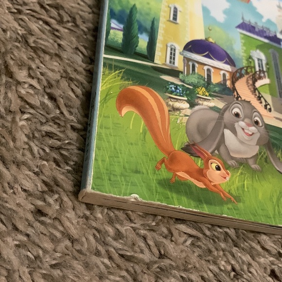 4 Disney Book Bundle - Picture 3 of 6